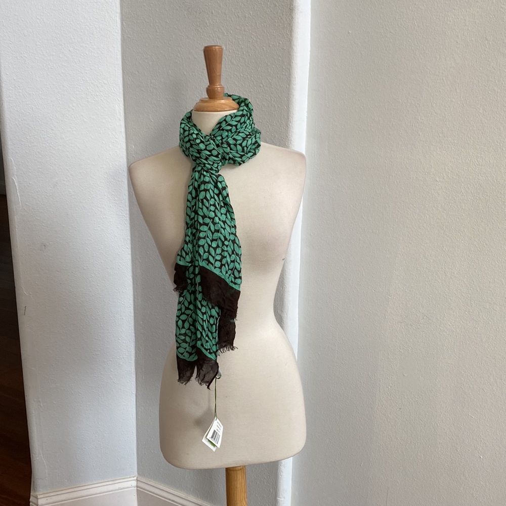 Vera Bradly Lightweight Soft Fringr Scarf NWT